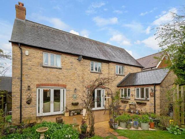 House for sale in Buckingham, Buckinghamshire