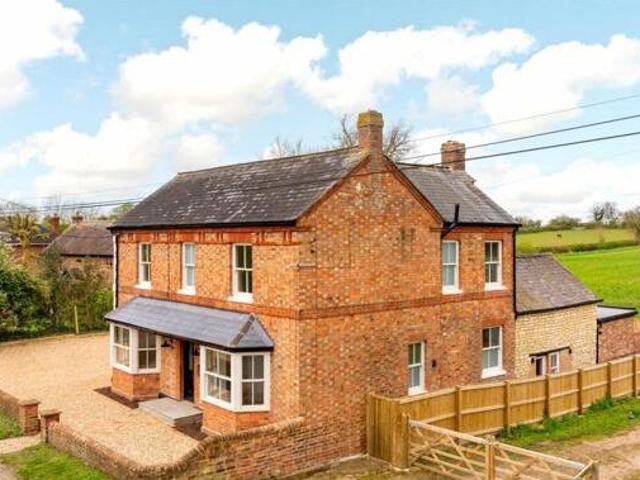 House for sale in Buckingham, Buckinghamshire