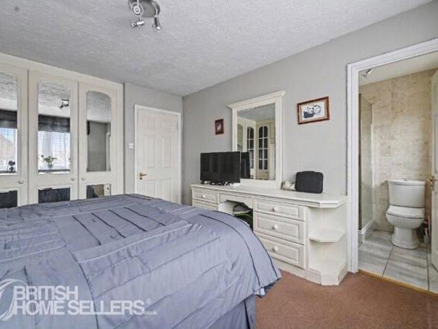 Farm for sale in Luton