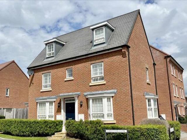 House for sale in Bushey