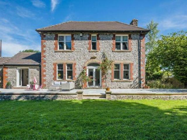 House for sale in Charlesworth, East Midlands
