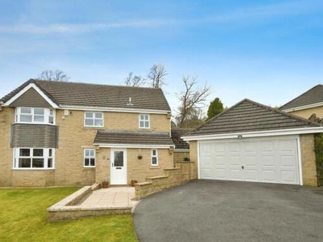 House for sale in Charlesworth, East Midlands