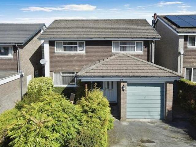 House for sale in Charlesworth, East Midlands