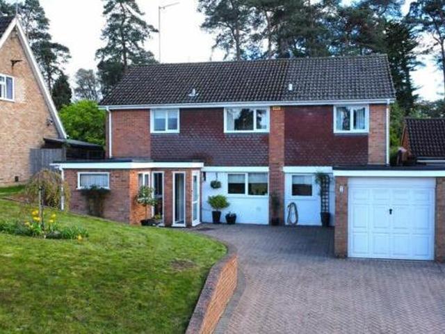 House for sale in Heatherside, Heol-las