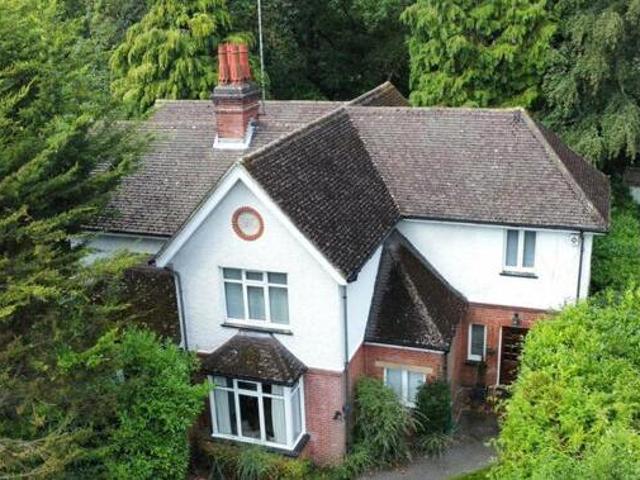 House for sale in Old Dean, Heol-las