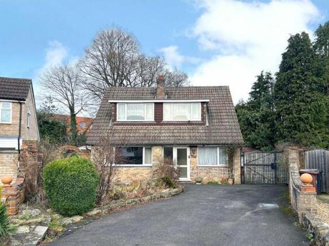 House for sale in Heol-las, Surrey