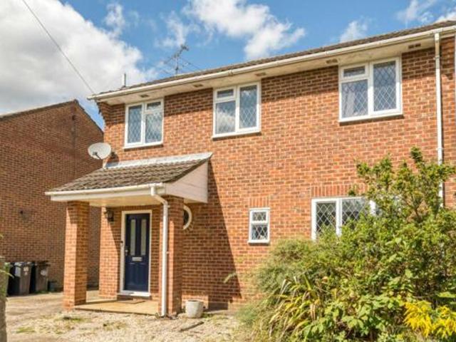 House for sale in Heol-las, Surrey