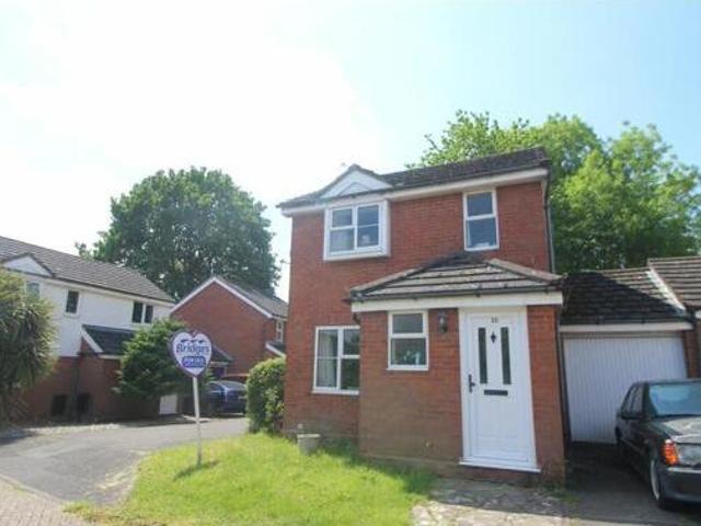 House for sale in Heol-las, Surrey