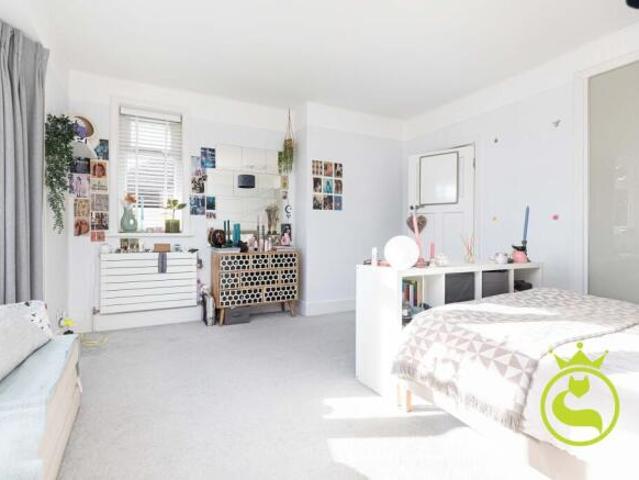 Farm for sale in Canford Cliffs, Poole