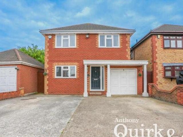 House for sale in Winter Gardens, Castle Point
