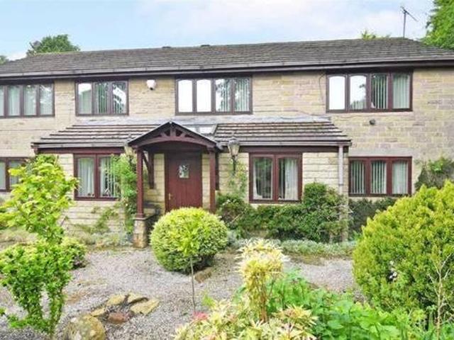 House for sale in Froggatt, East Midlands
