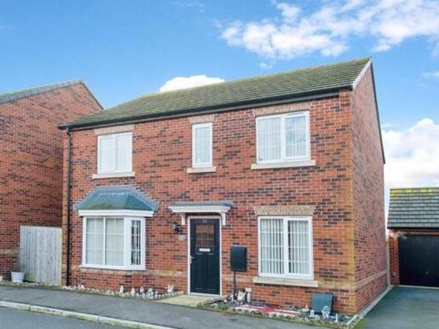 House for sale in Cutsyke, Castleford