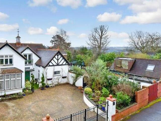 House for sale in Hillview, Surrey