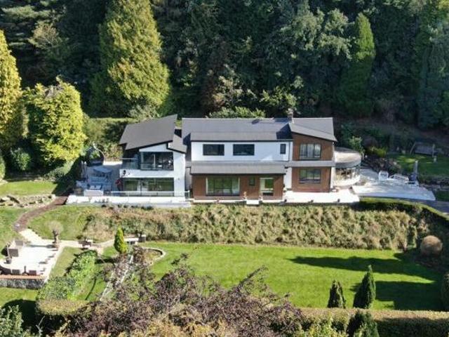 House for sale in Hillview, Surrey