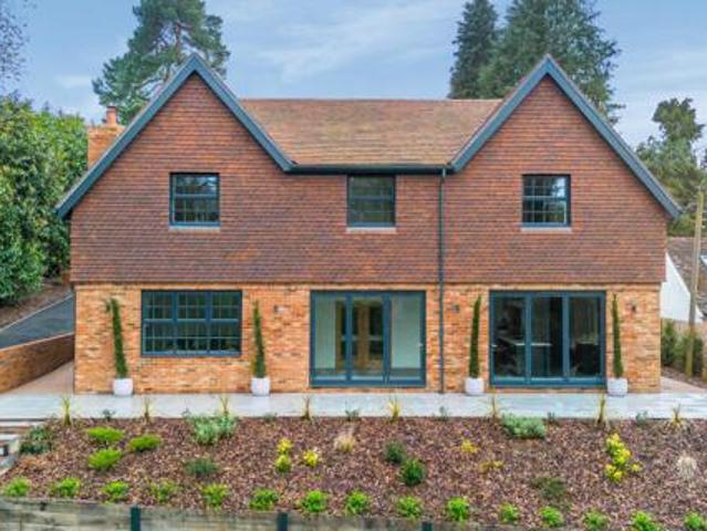 House for sale in Hillview, Surrey