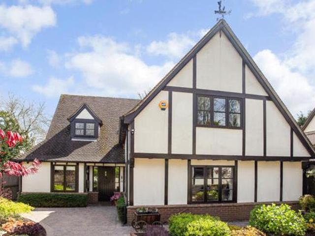 House for sale in Hillview, Surrey