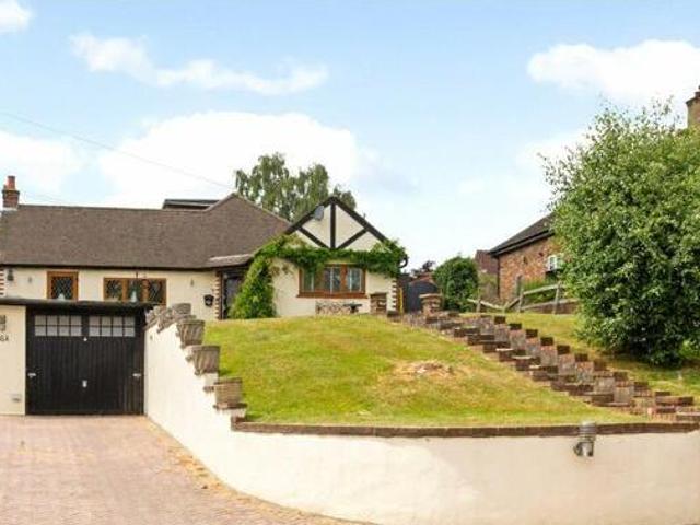 House for sale in Hillview, Surrey