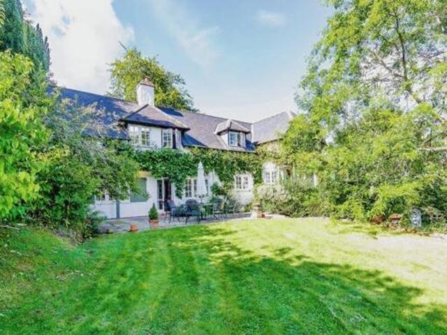 House for sale in Hillview, Surrey