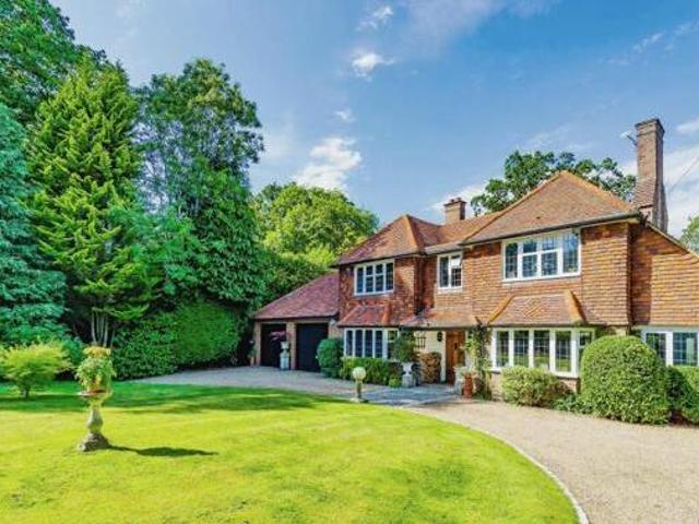 House for sale in Hillview, Surrey