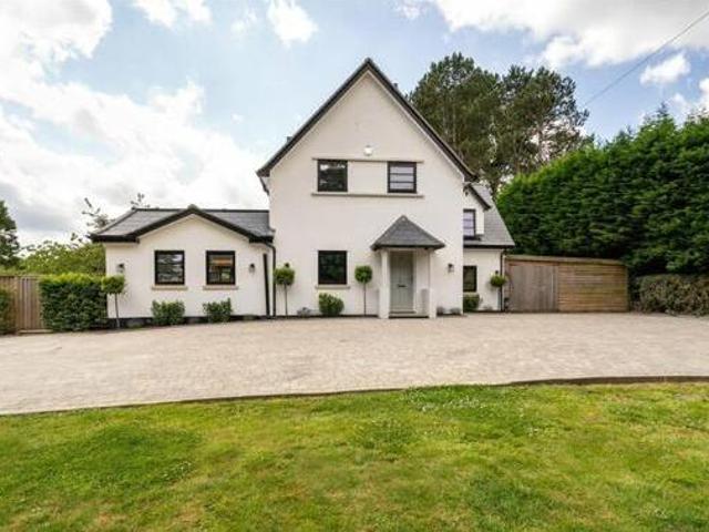 House for sale in Hillview, Surrey