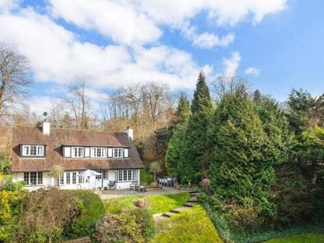House for sale in Hillview, Surrey