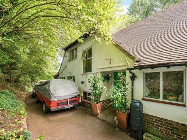 House for sale in Hillview, Surrey
