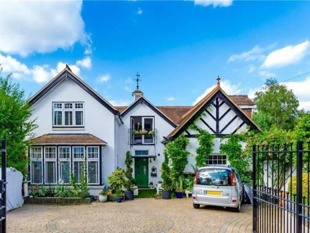 House for sale in Hillview, Surrey