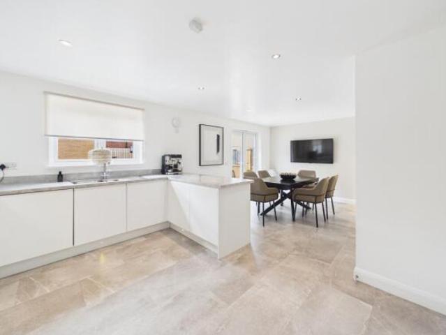 Farm for sale in Uddingston, Scotland
