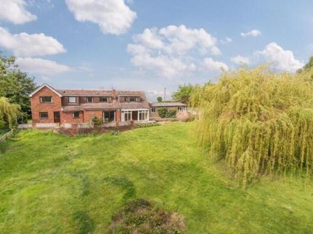 House for sale in Crookhill, Worcestershire