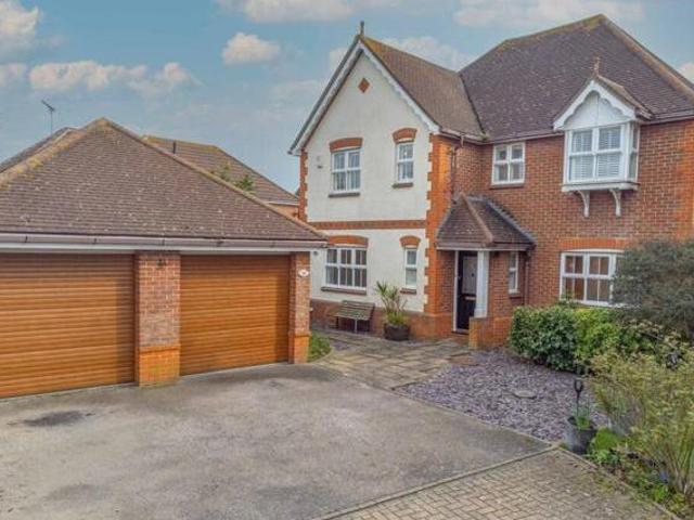 House for sale in Chancellor Park, Chelmsford