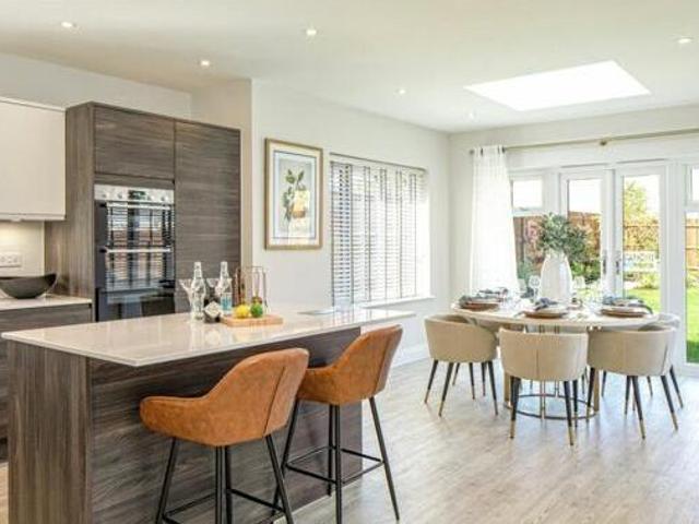 House for sale in Chertsey, Runnymede