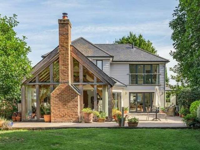 House for rent in West Sussex