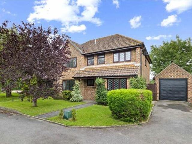 House for sale in Littlecote, West Sussex
