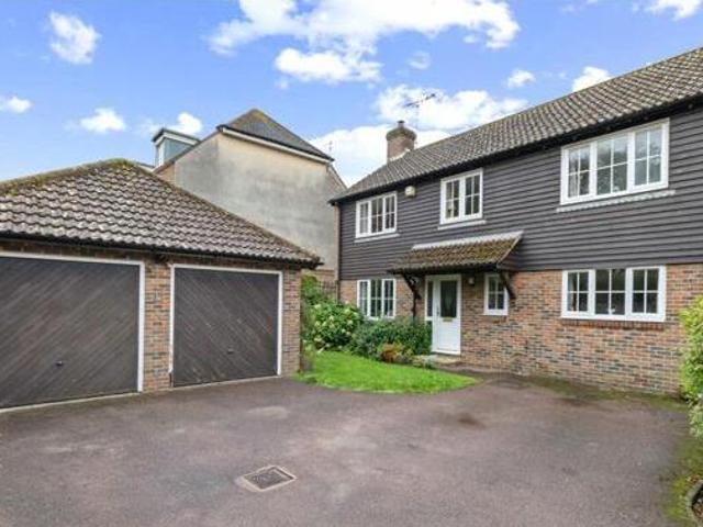 House for sale in Littlecote, West Sussex