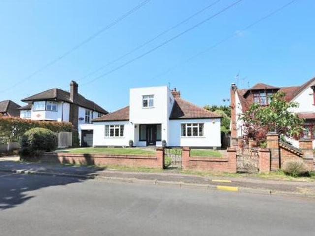 House for sale in Chigwell, Epping Forest