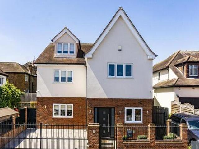 House for sale in Chigwell, Epping