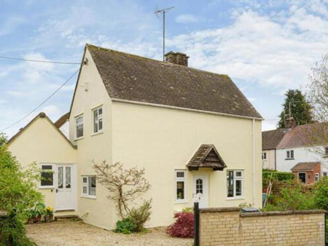 House for sale in Stratton, Cotswold