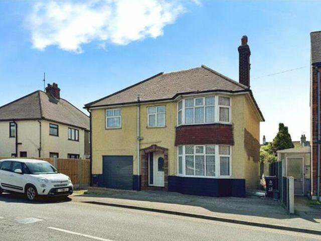 House for sale in Dale Hill, Essex