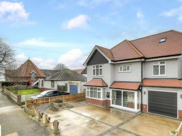 House for sale in Dale Hill, Essex