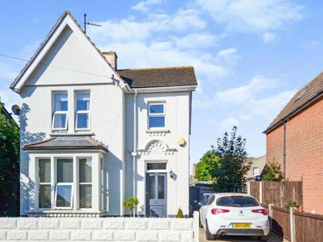 House for sale in Dale Hill, Essex