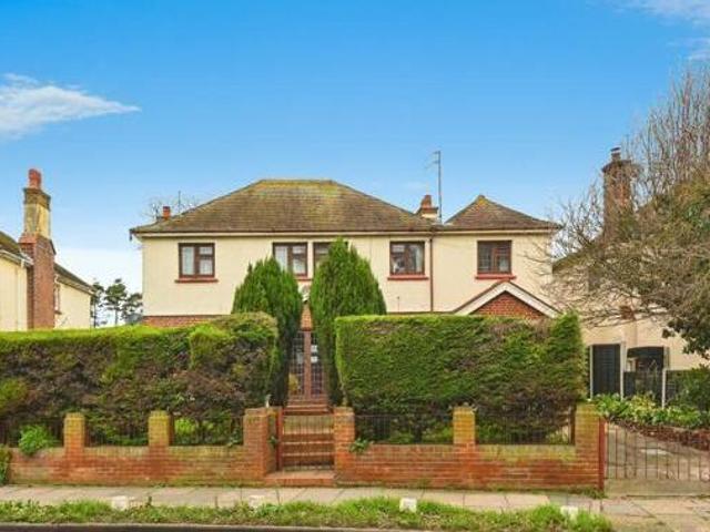 House for sale in Dale Hill, Essex