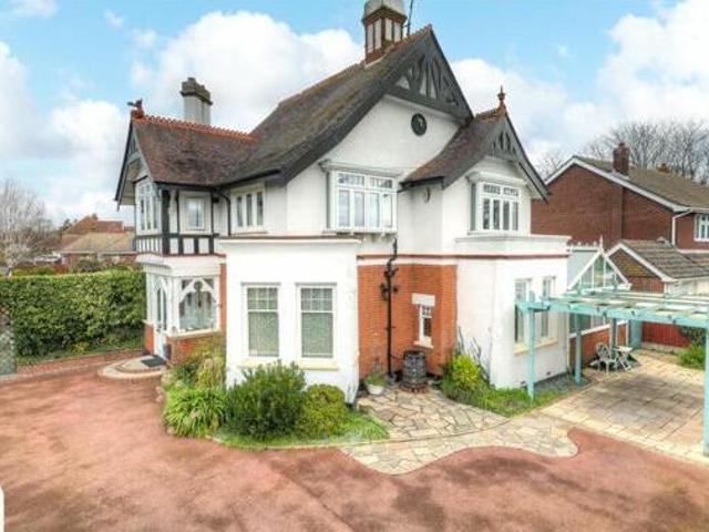 House for sale in Dale Hill, Essex