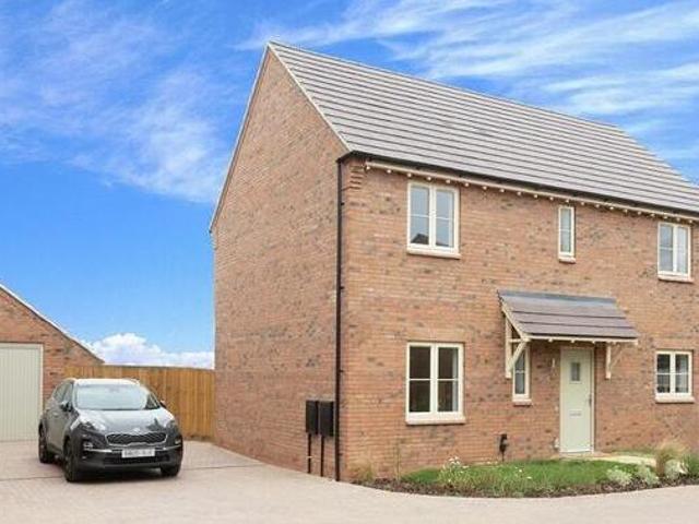 House for sale in Houlton, New Bilton
