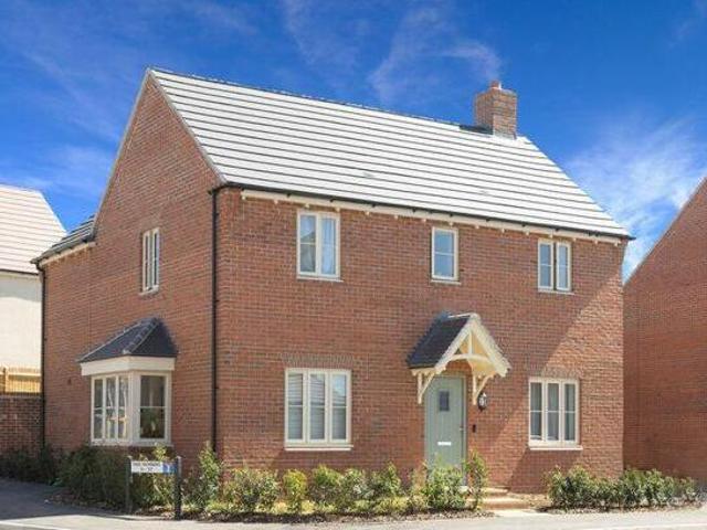 House for sale in Houlton, New Bilton
