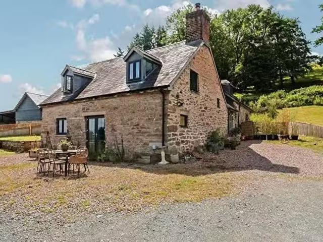House for sale in Upcott