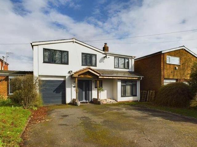 House for sale in Heath Park, Park Village