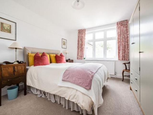 Farm for sale in Twickenham, Greater London