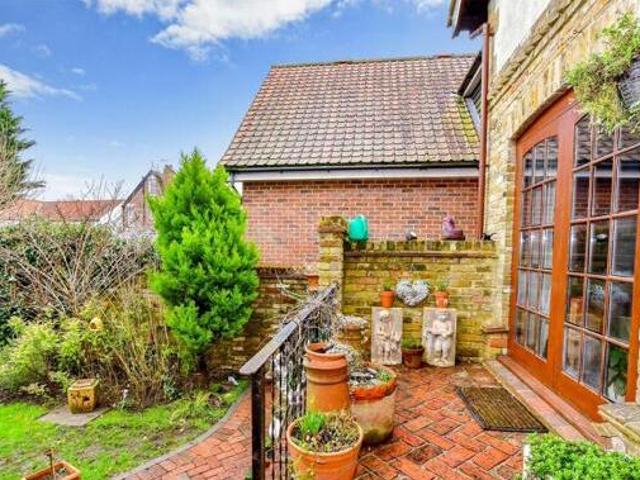House for sale in Epping