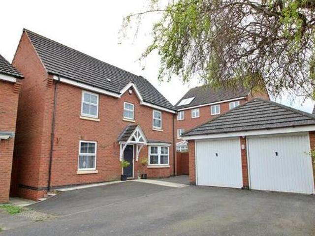House for sale in Newton, New Bilton