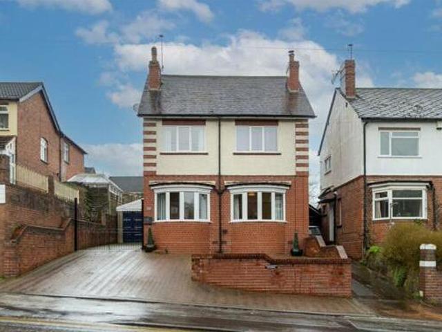 House for sale in Halesowen, West Midlands
